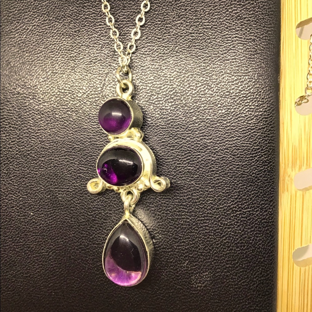 Woman’s necklace
